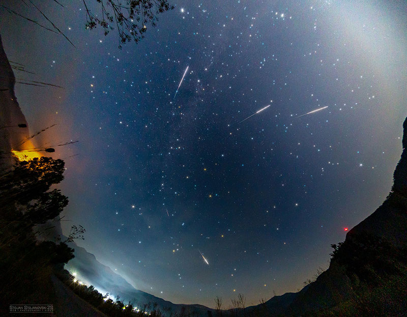 Импресивни фотографии од Метеорскиот дожд Персеиди низ објективот на Стојан Стојановски